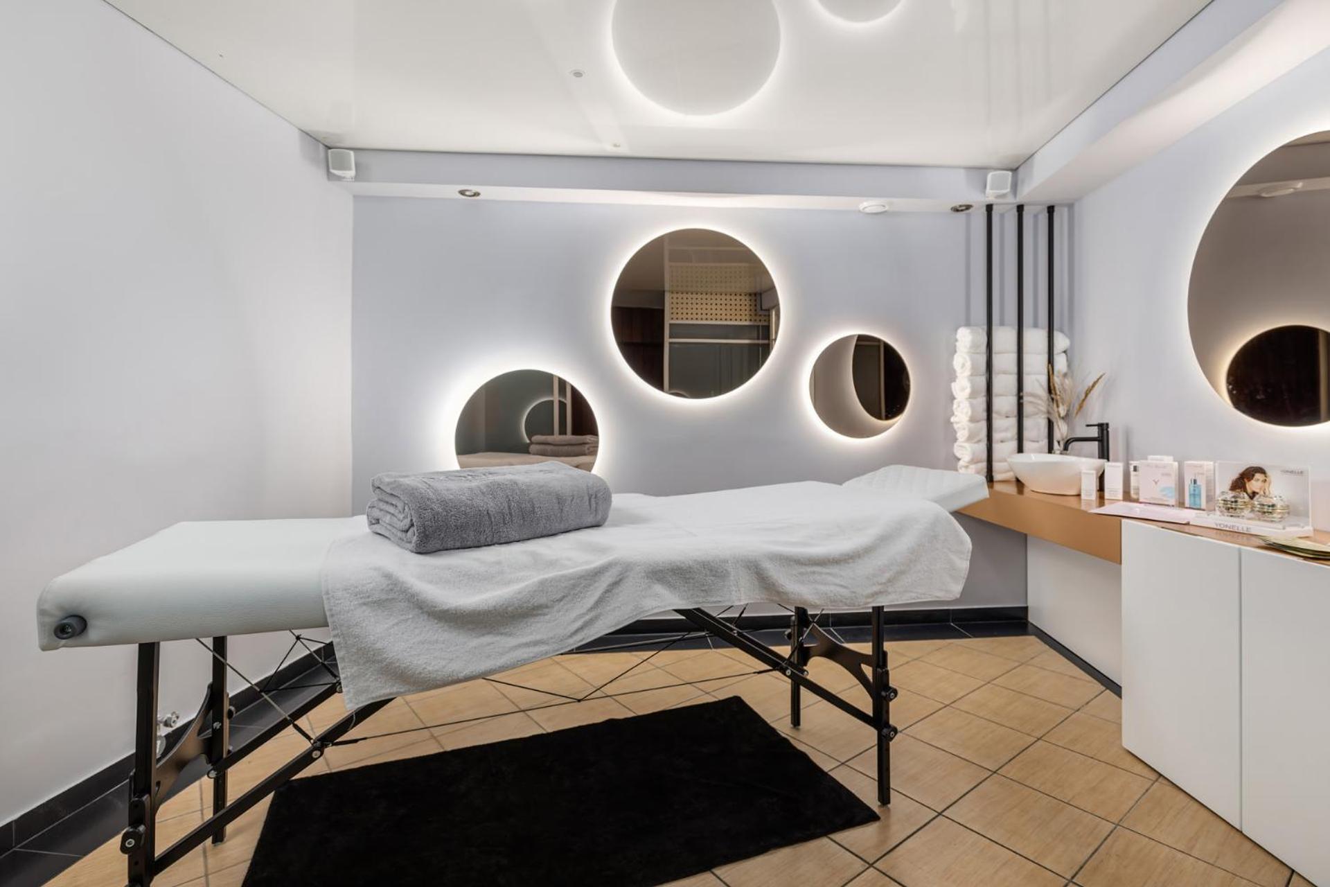 Villa Hoff Wellness & Spa トシェンサチ エクステリア 写真